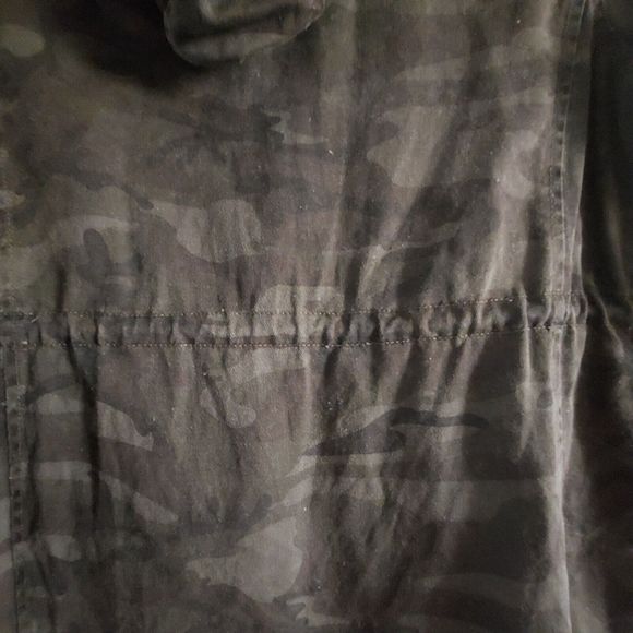 Zenana Outfitters  Jacket  Camouflage  Women's Size M,Pockers, Hoodie,17 Inch Of - Picture 15 of 16